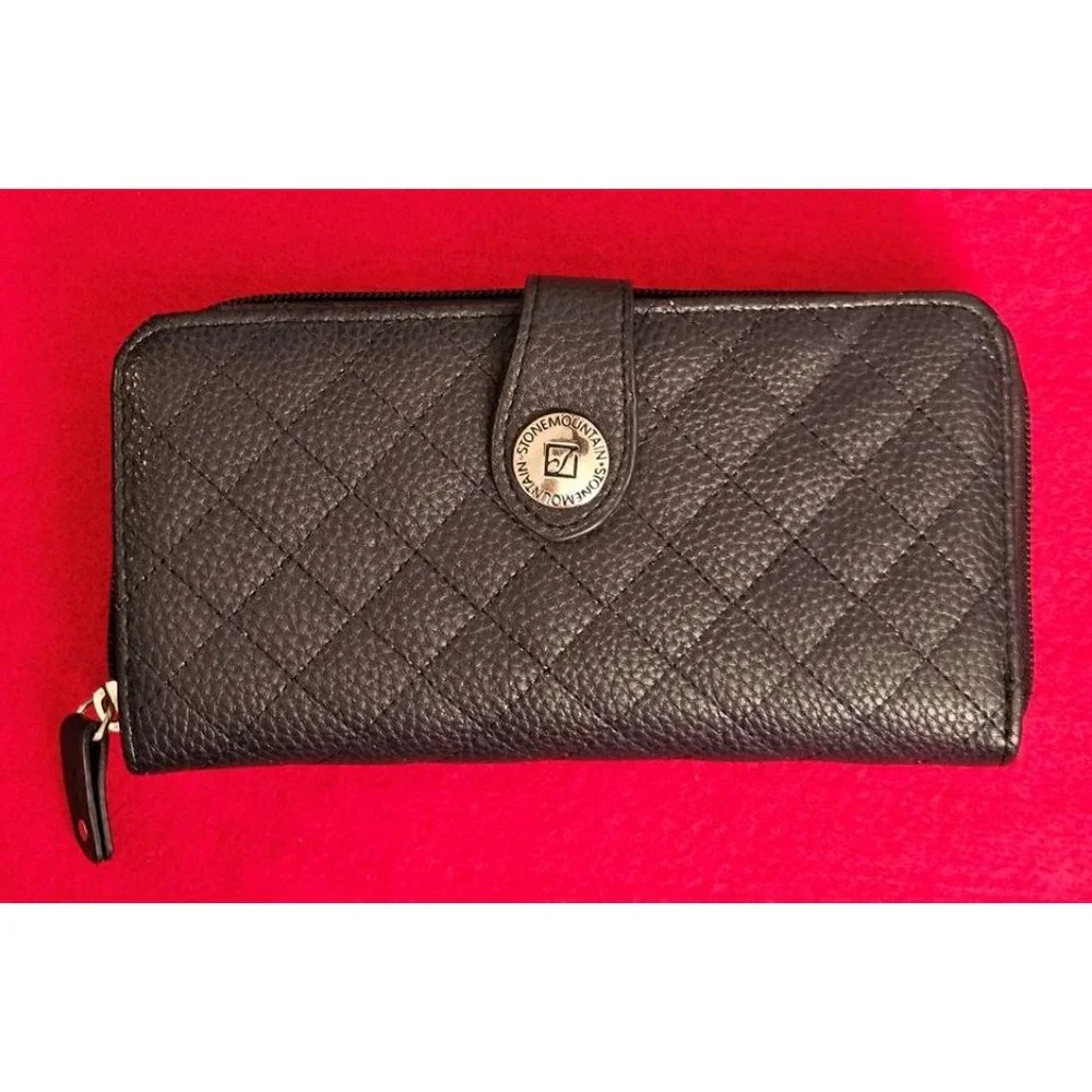 Stone Mountain Ludlow Navy SLG Zip Around Leather Clutch Wallet‎